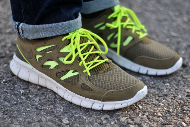 nike free run 2 khaki