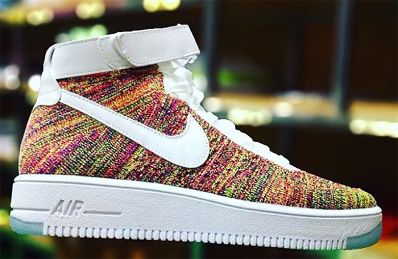 Nike Air Force 1 Flyknit Sneakers