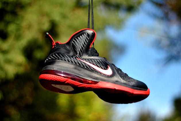 Nike lebron deals 9 rouge