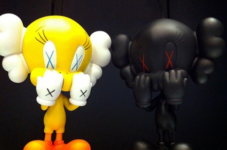 medicom-toy-originalfake-tweety-kaws