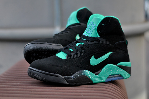 NIKE AIR FORCE 180 MID NOIR DISPONIBLE Sneakers