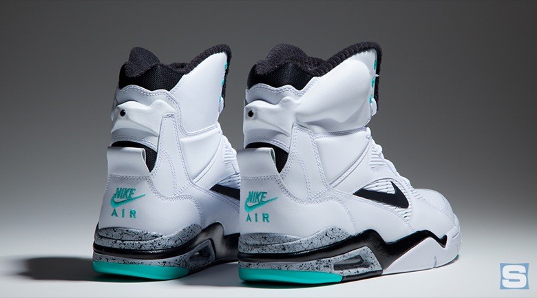 nike-air-command-force-emerald-avril2-2015-4