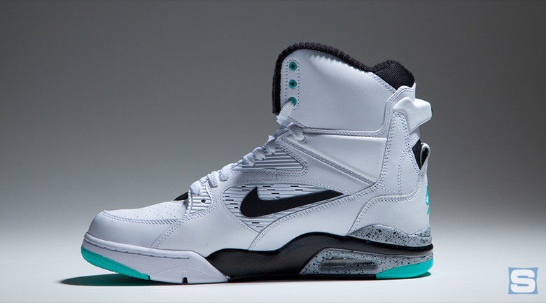 nike-air-command-force-emerald-avril2-2015-6