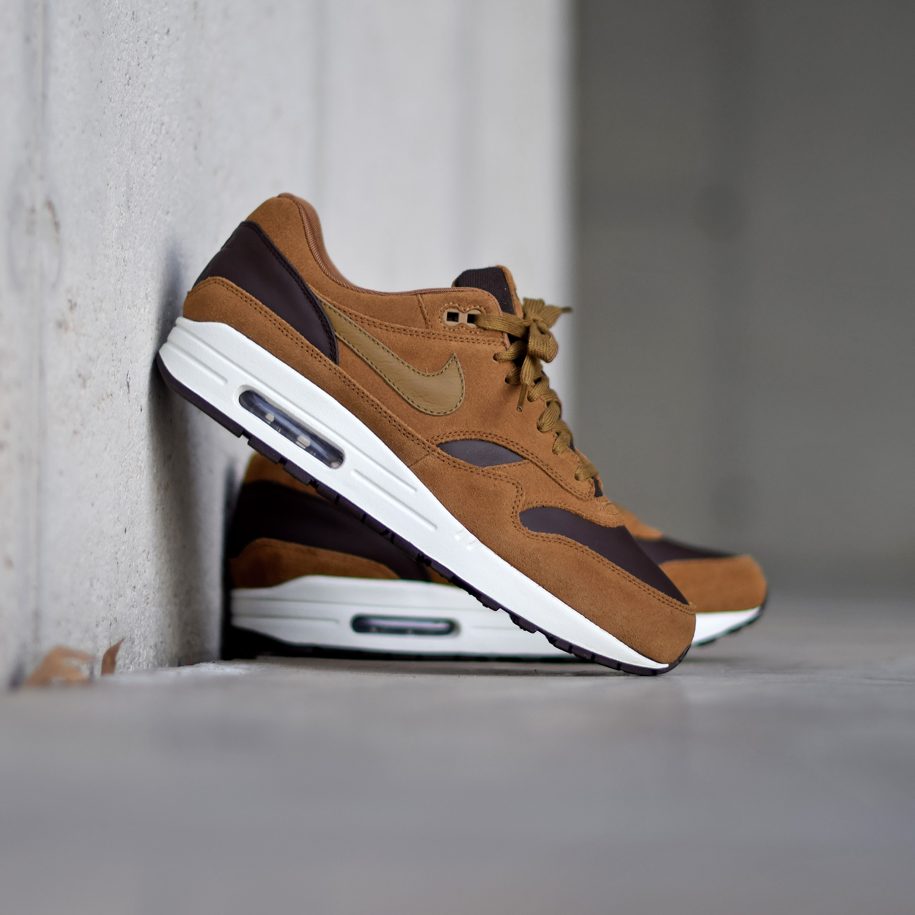 Nike Air Max 1 Premium Leather Ale Brown Sneakers