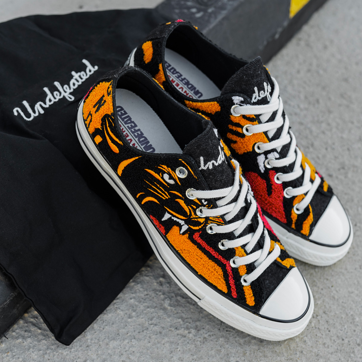 Undefeated on sale converse 70