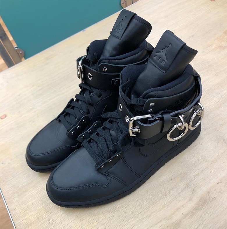 Comme des Garçons x Air Jordan 1 Black