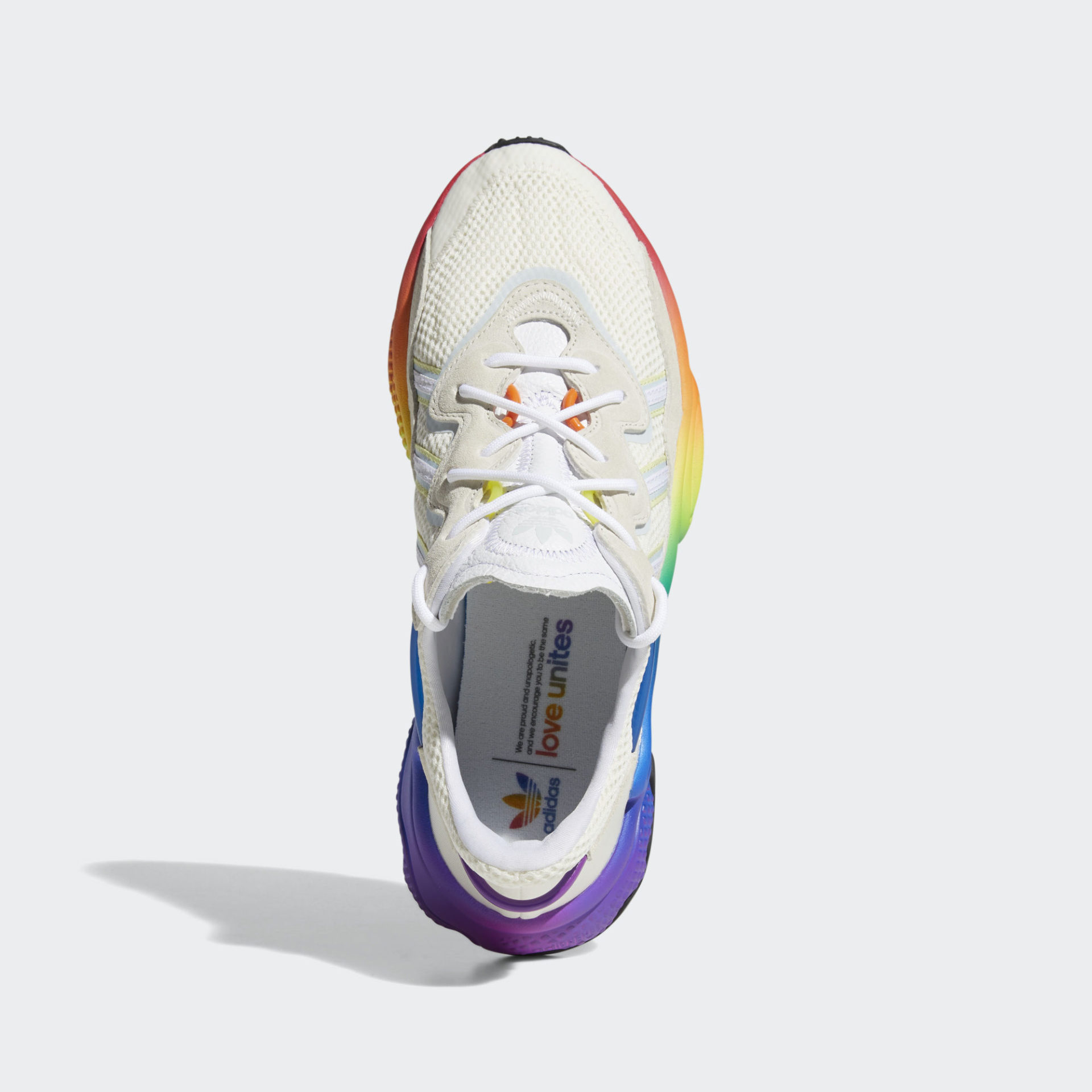 chaussure ozweego pride