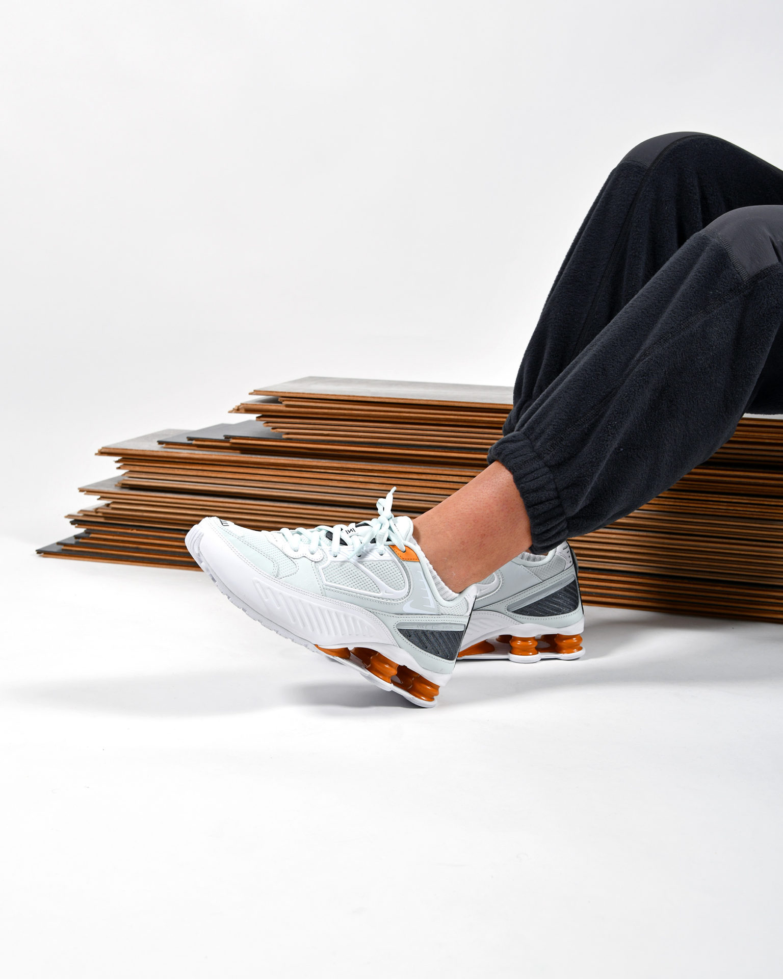 nike shox enigma 9000 white