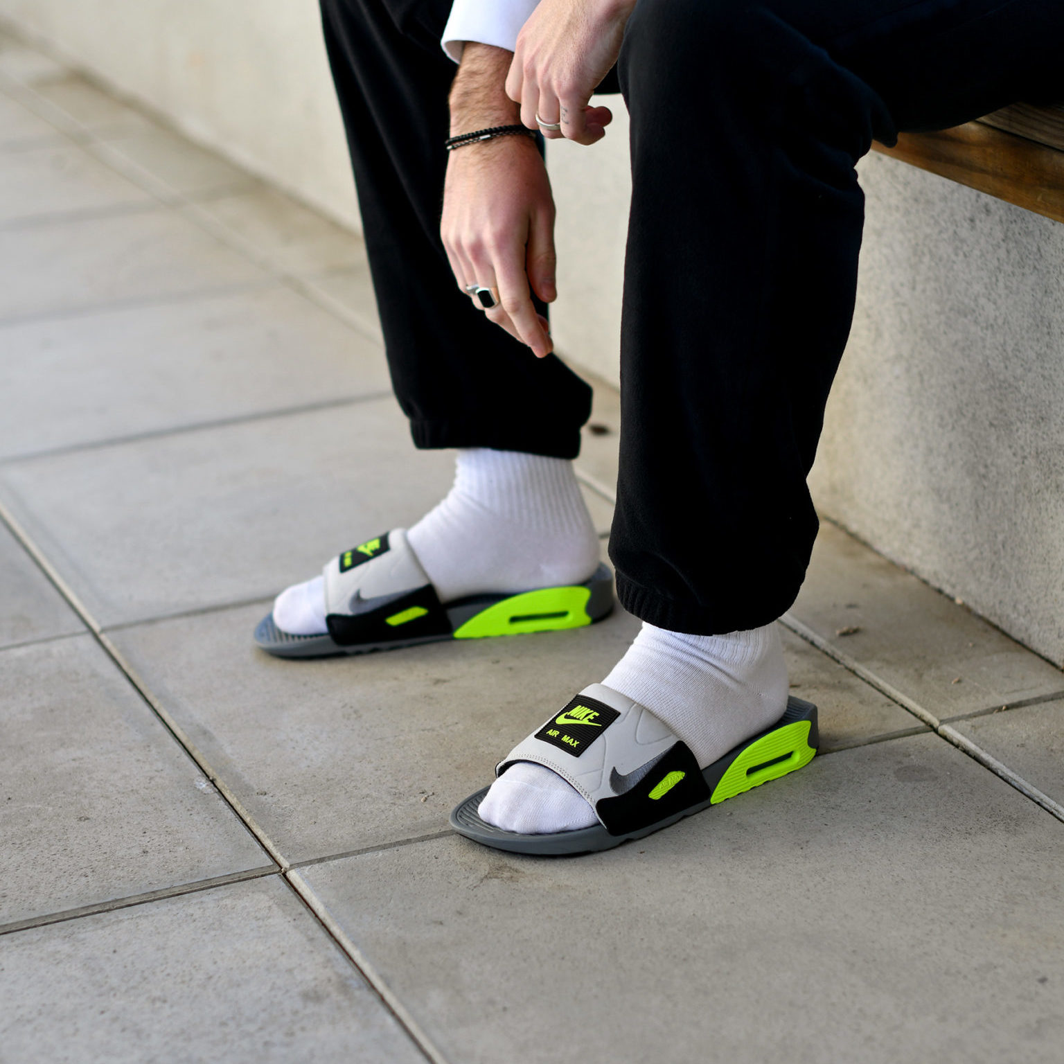 Nike Air Max 90 Slide Volt - Sneakers.fr
